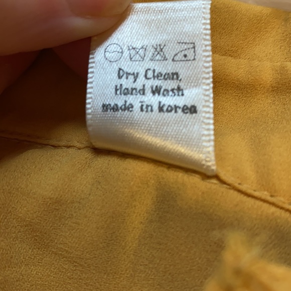 🎉 Mustard Ruffle Blouse - Picture 8 of 9